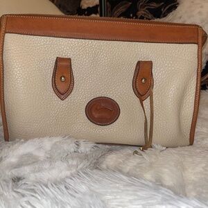 Vintage Dooney and Bourke Classic Satchel  R29 or R10 also known as (Doctor Bag)